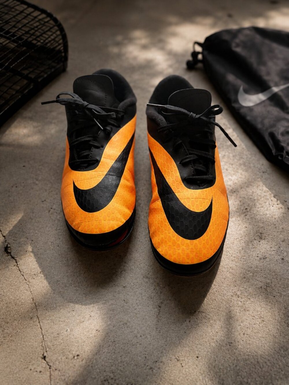 Nike Hypervenom Youth Soccer Cleats – Size 6Y